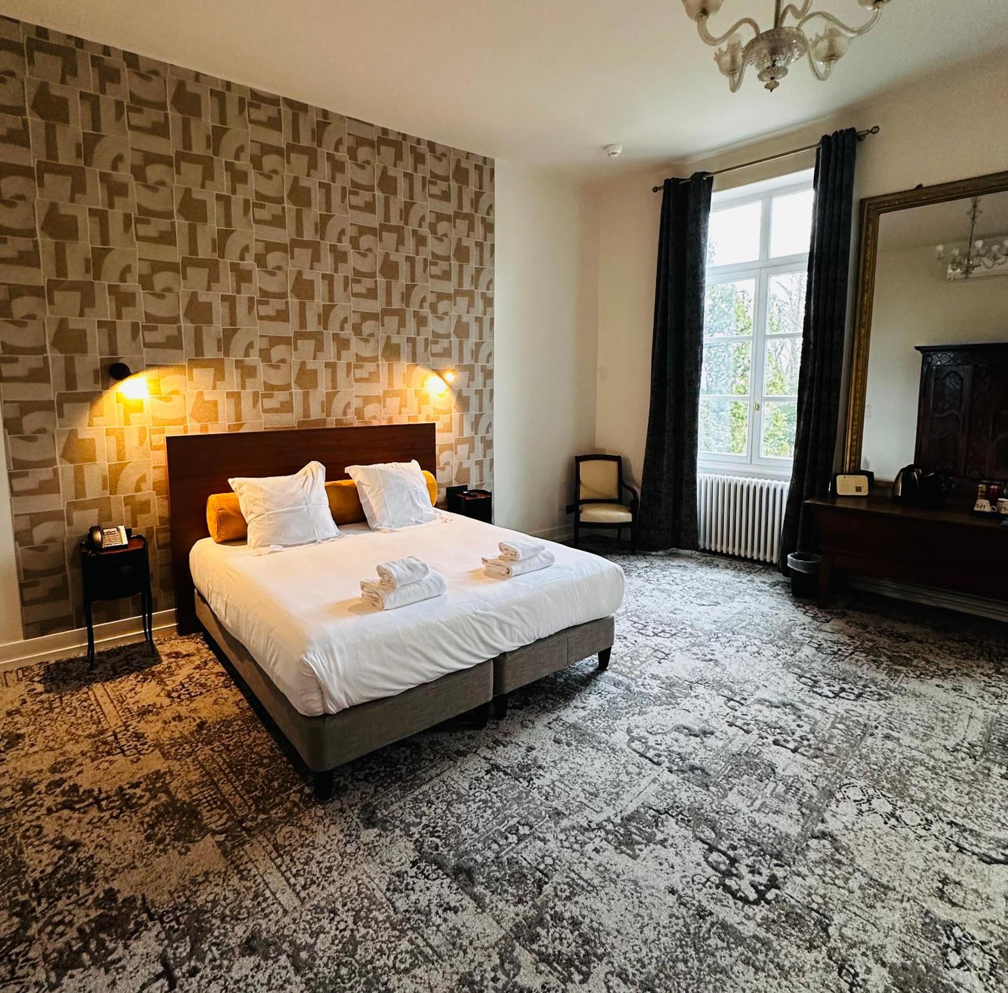 Logis Hotels Chateau De La Barge Chaintré Екстериор снимка